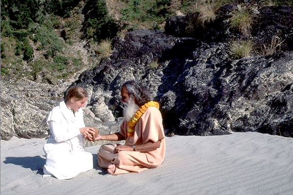 Swami Satchidananda blesses a student